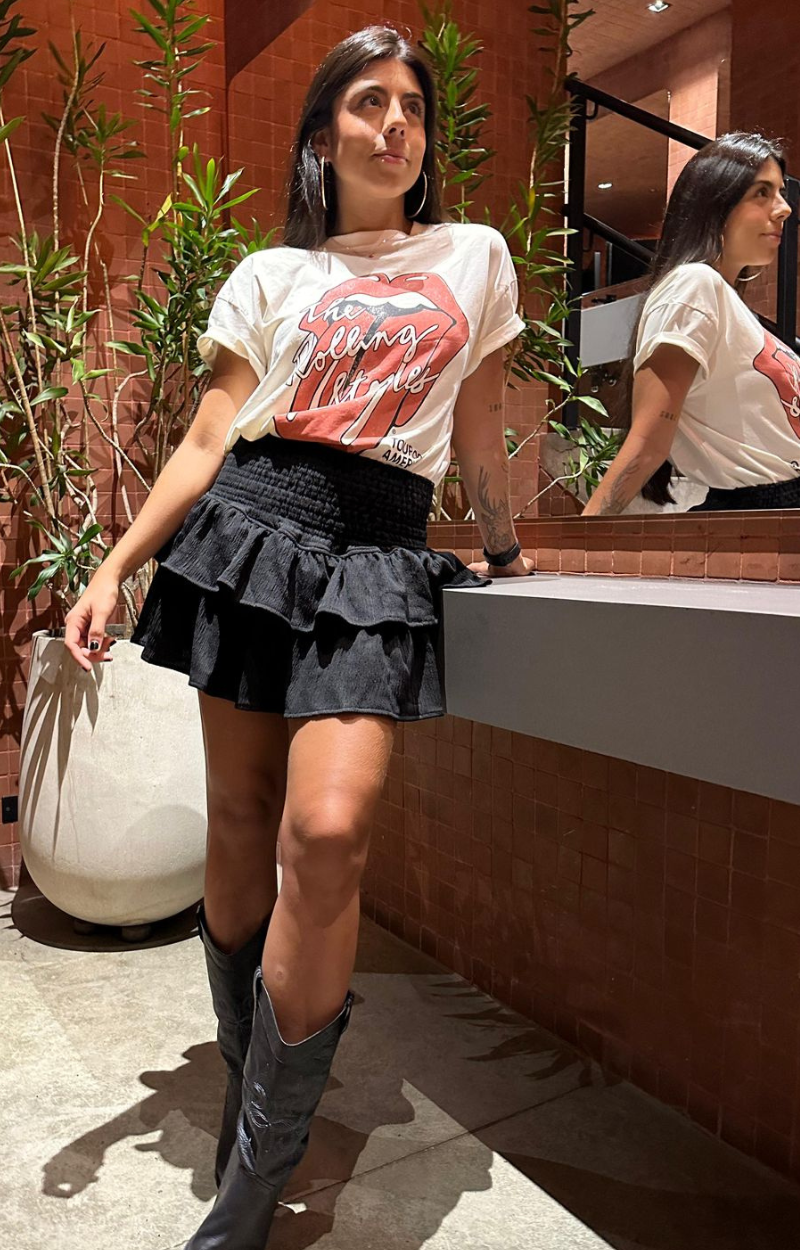 Falda negra con boleros en tela polyester y pretina elástica Salar