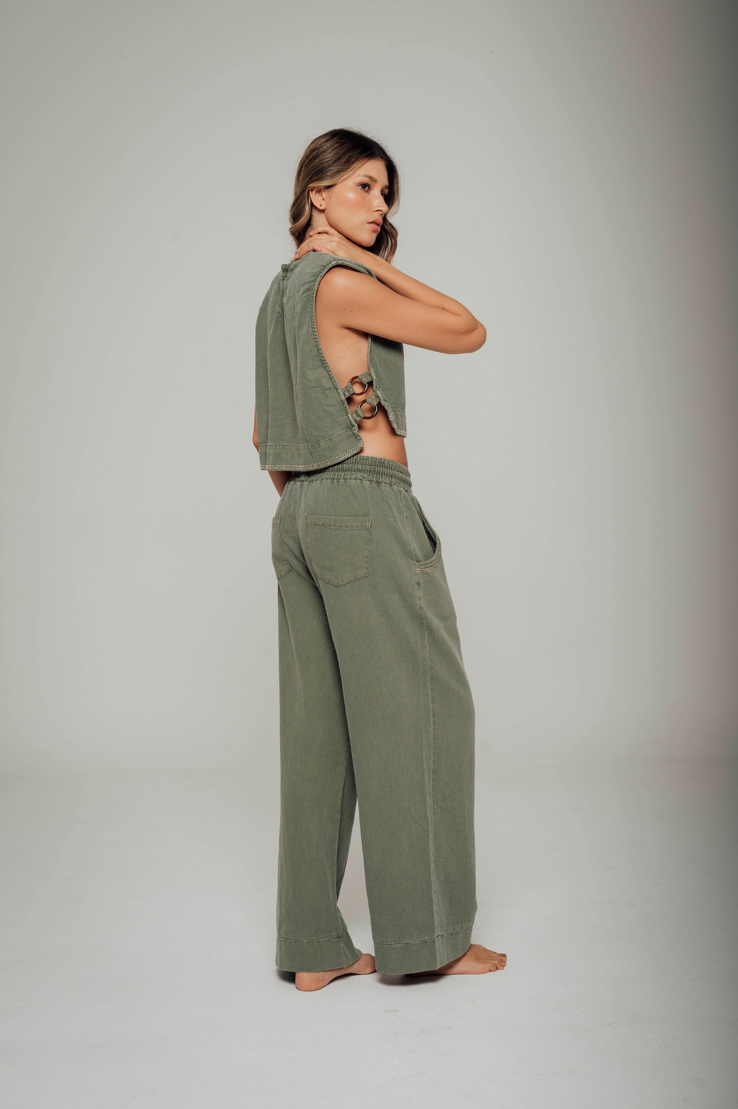 Pantalon silueta ancha con pretina enresortada Bermeo