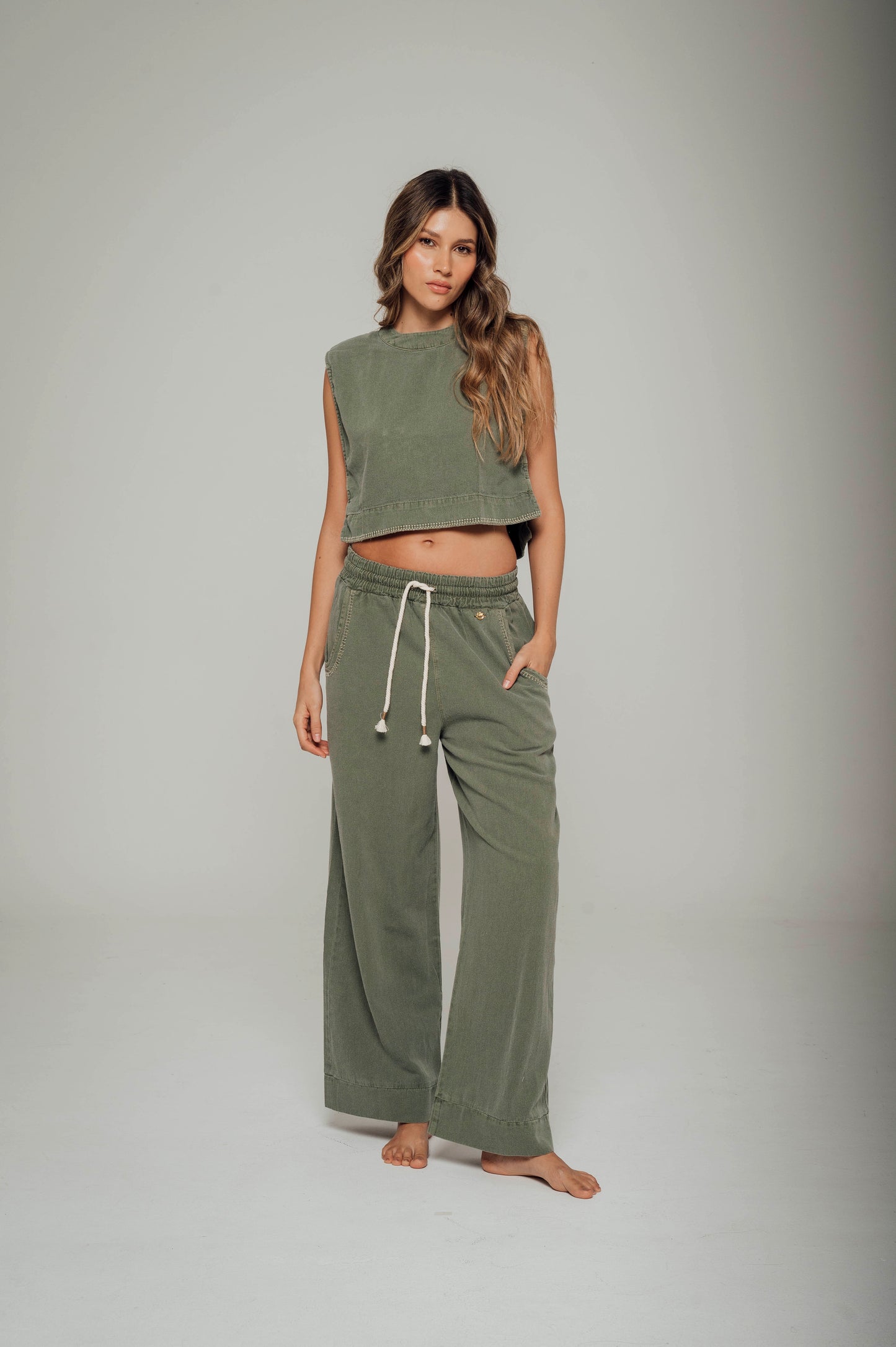 Pantalon silueta ancha con pretina enresortada Bermeo