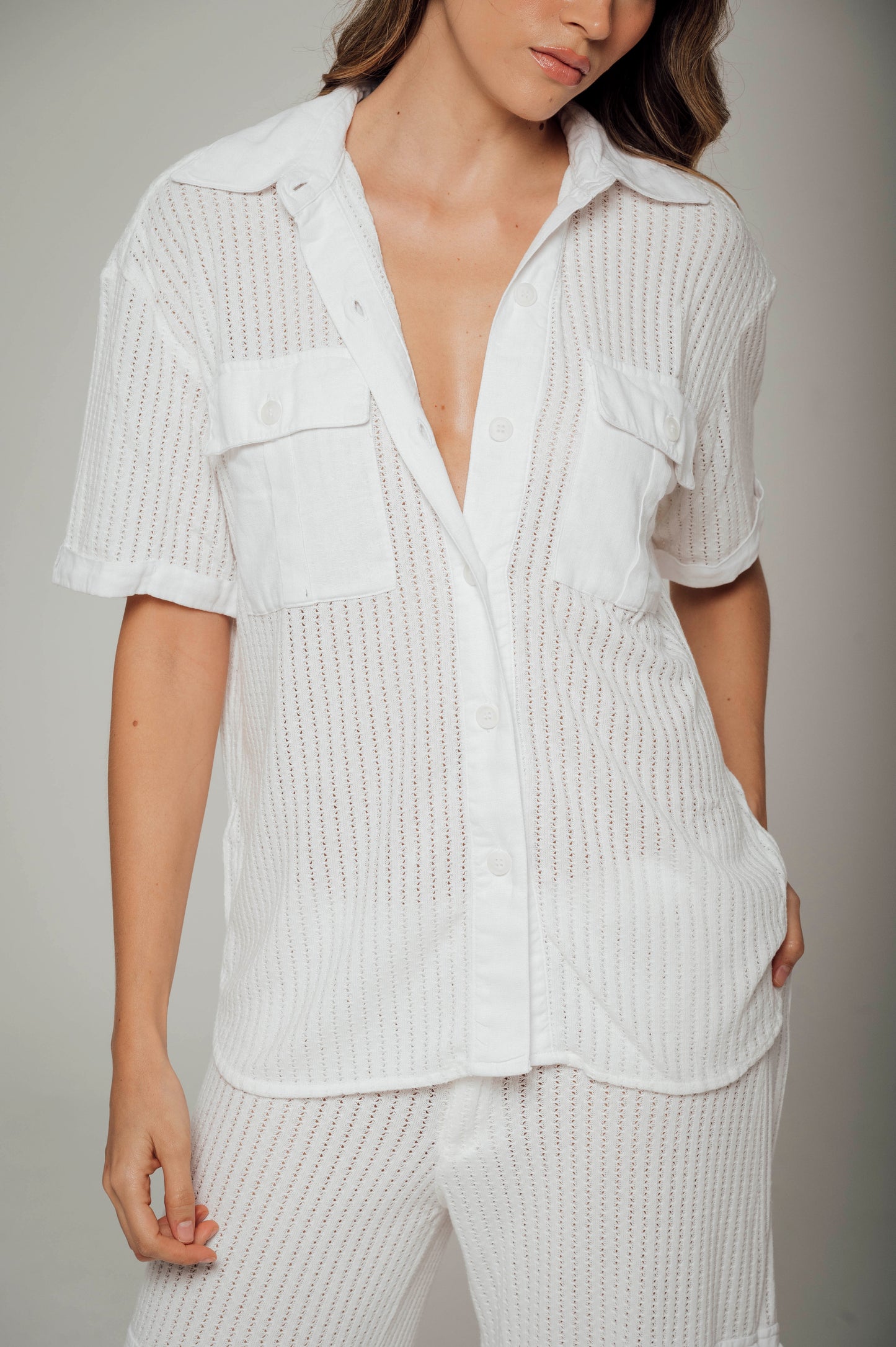 Camisa tejida de botones con apliques en lino Ibiza
