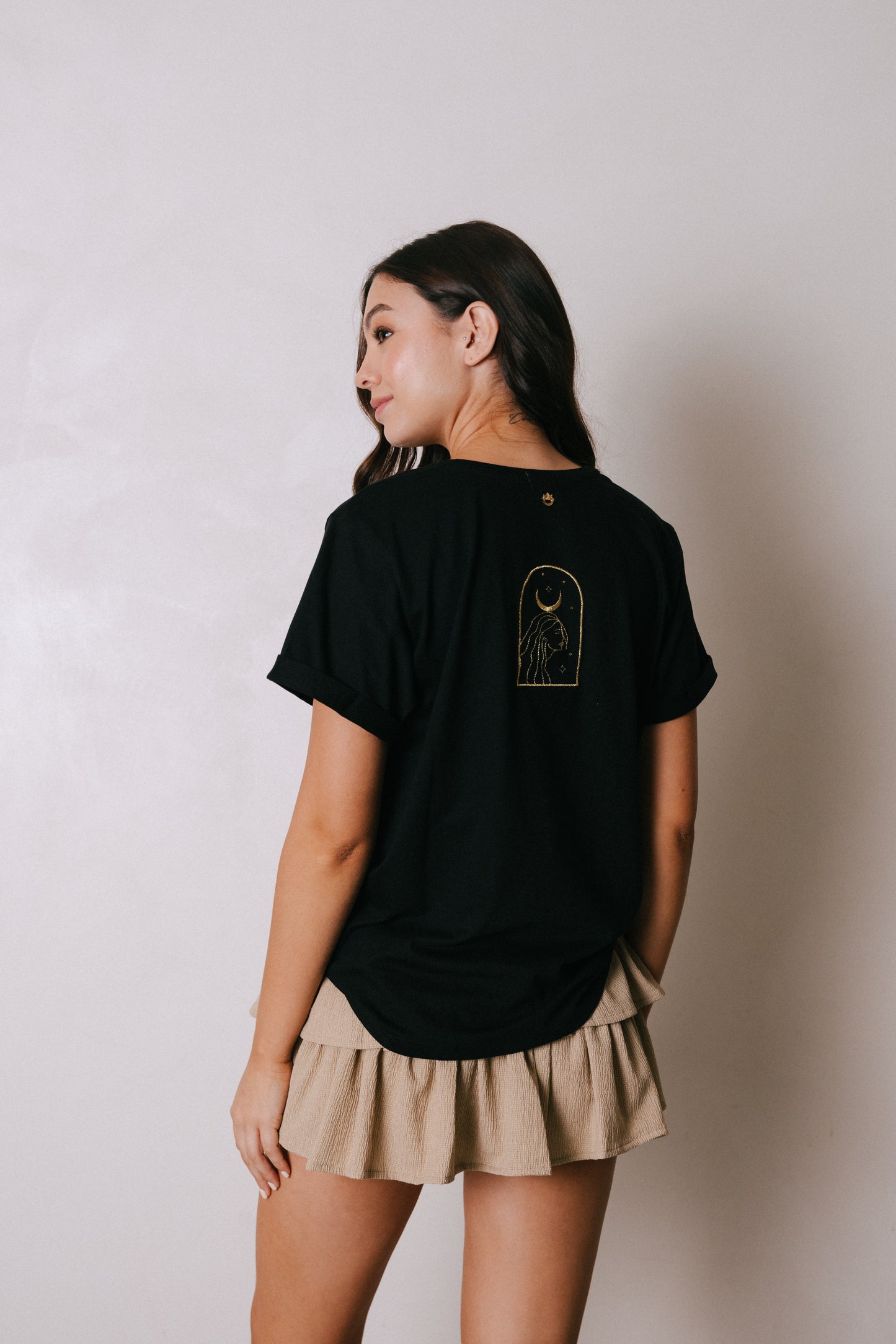 Camiseta en algodón PYMA con bordado delantero y posterior SOL