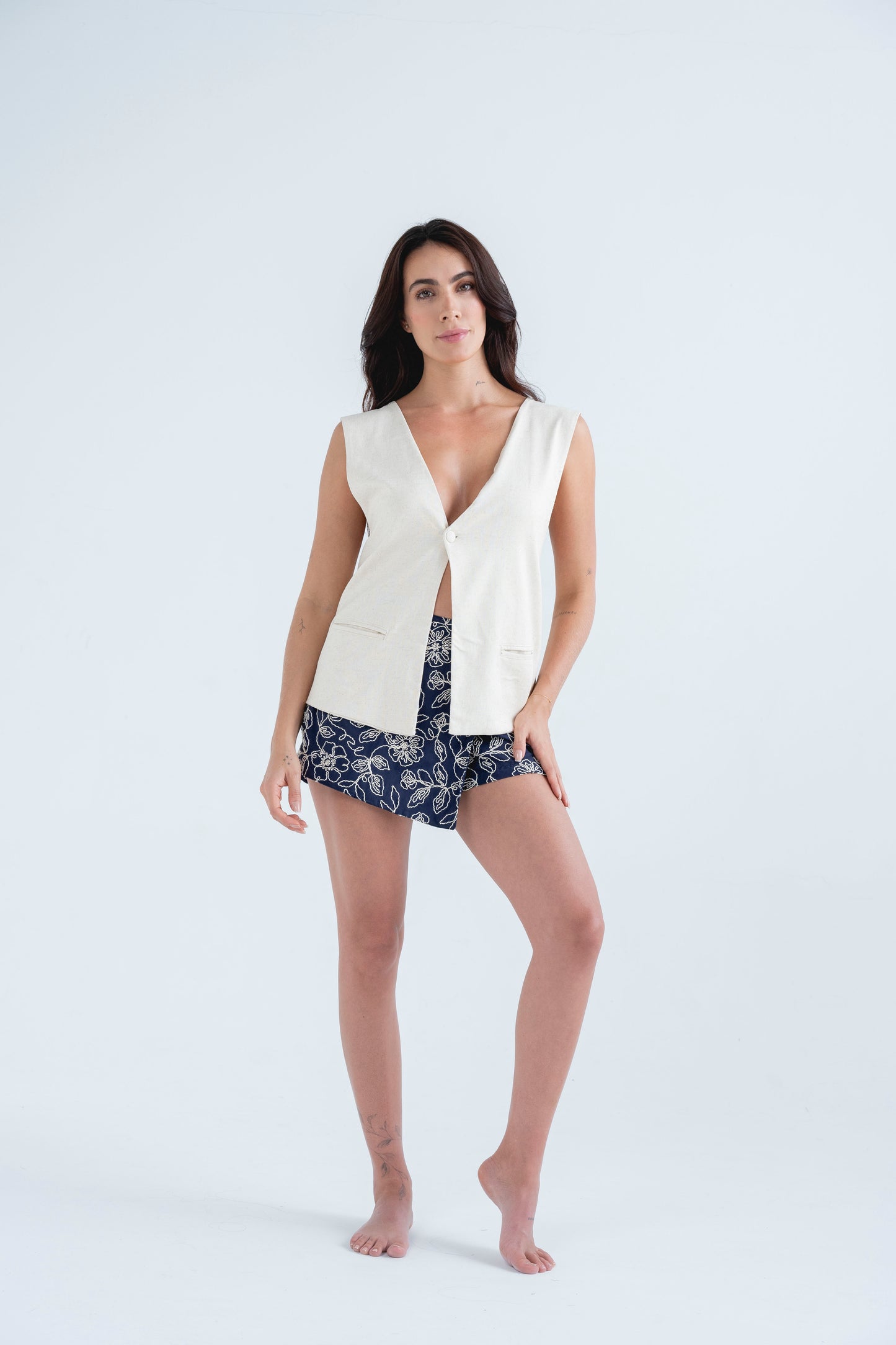 Falda Short Yvon bordada Azul