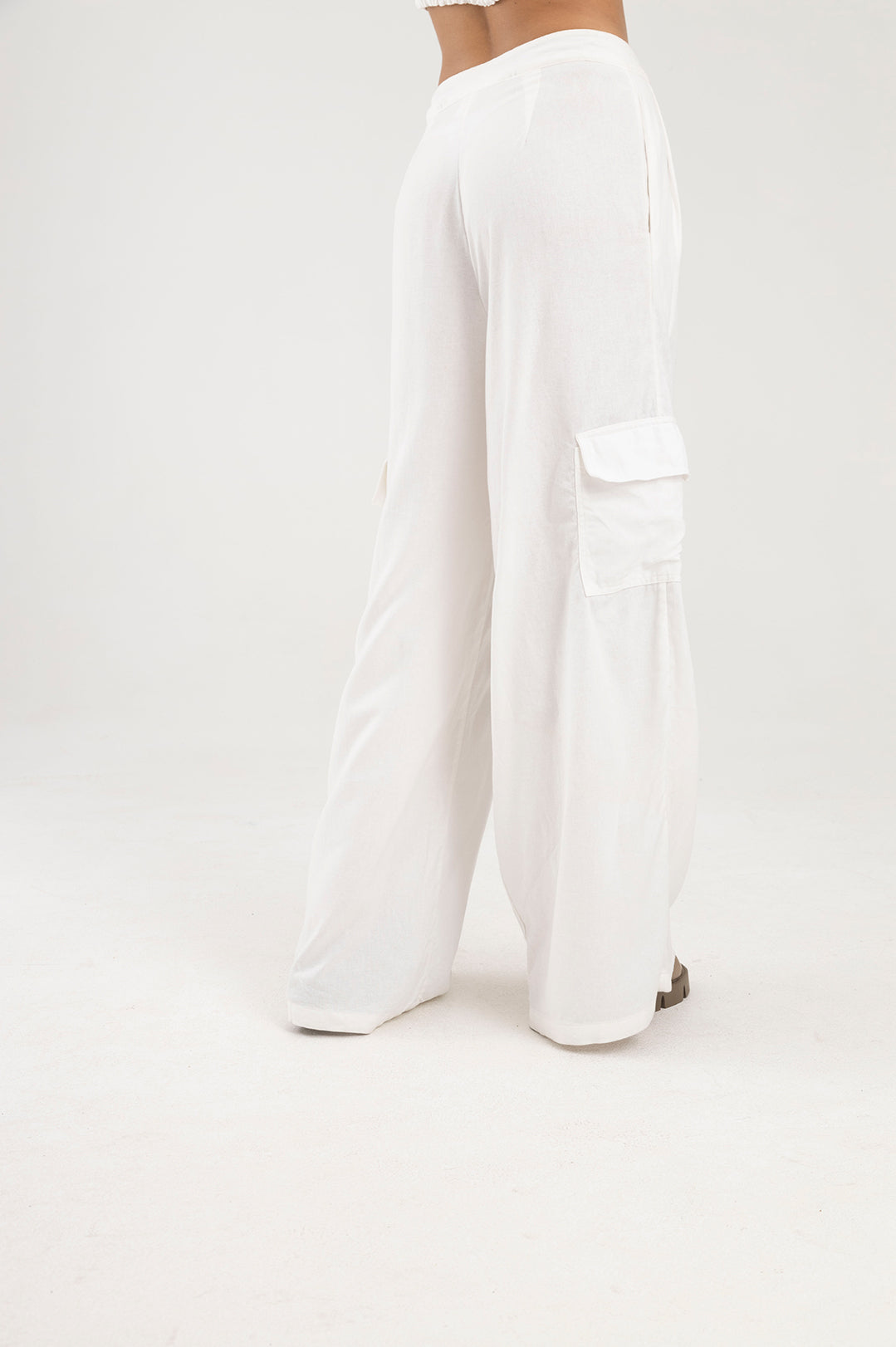Pantalon blanco silueta palazzo Amar
