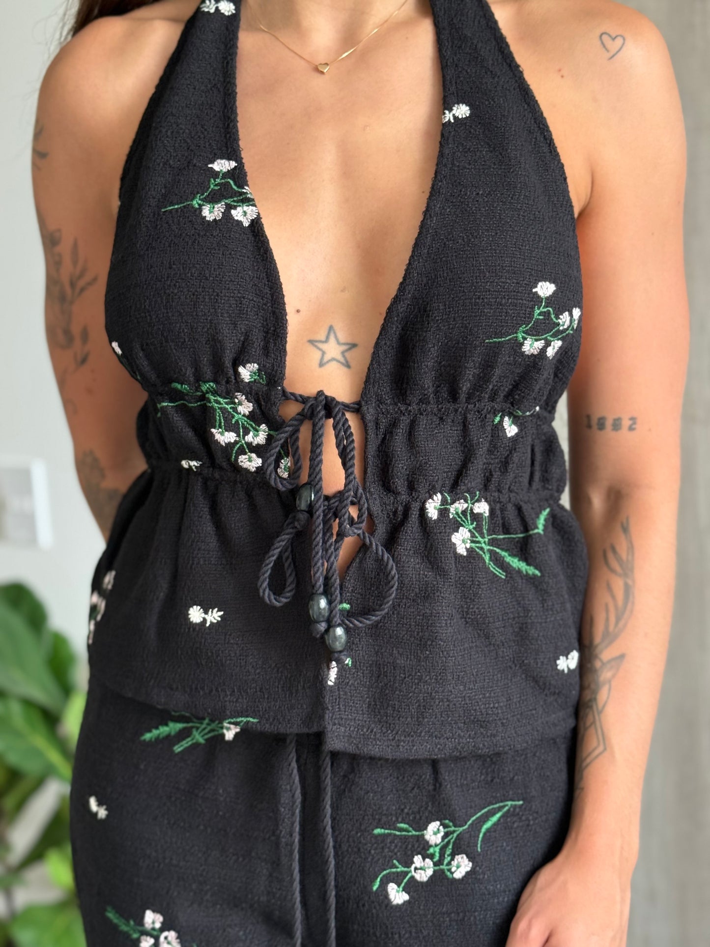 SET EPIC NEGRO BORDADO FLORES