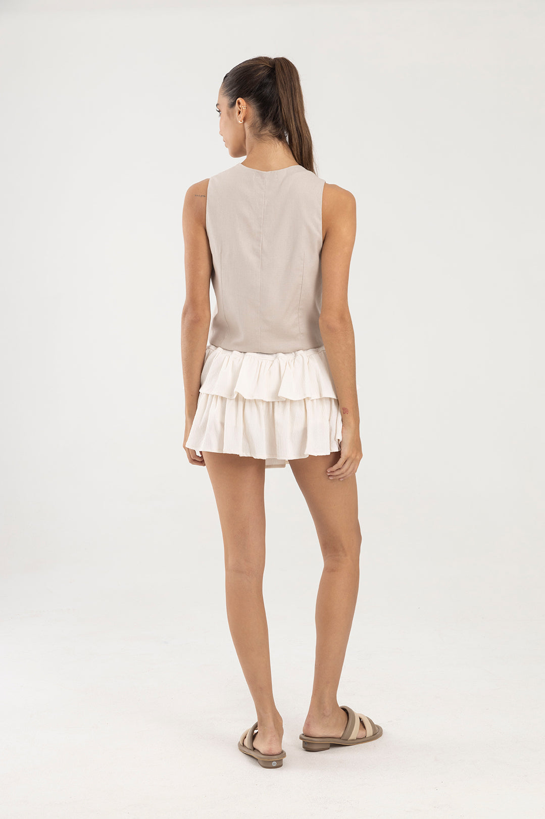 Falda blanca con boleros en tela polyester y pretina elástica Salar