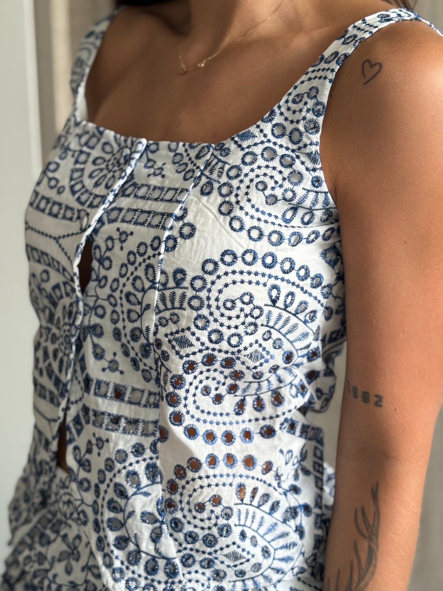 Top Celia Blanco / Azul Ojalillo