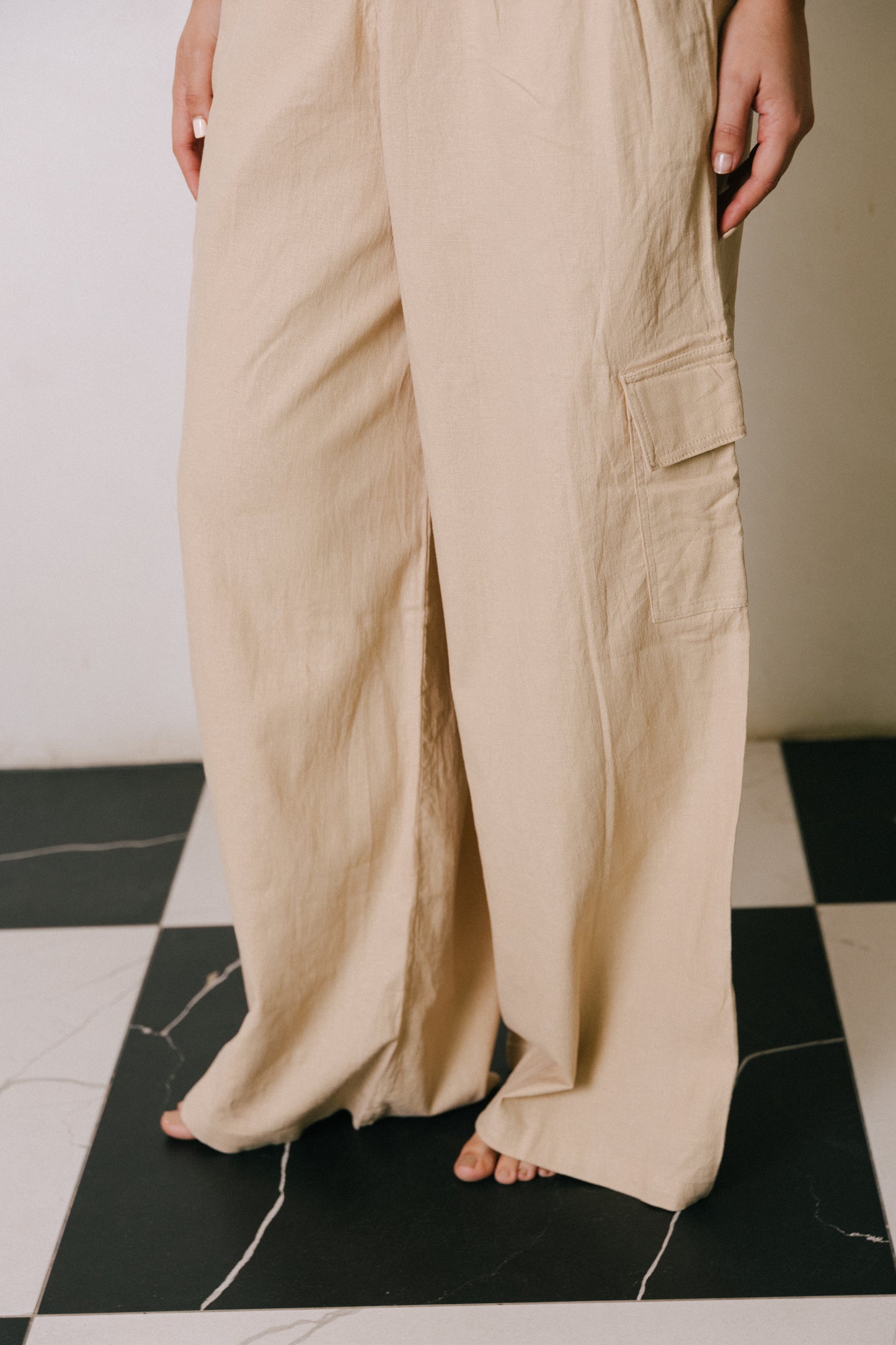 Pantalon beige silueta palazzo Amar