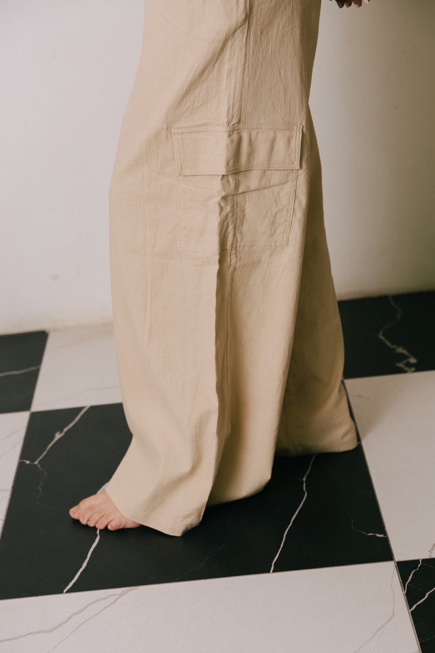 Pantalon beige silueta palazzo Amar